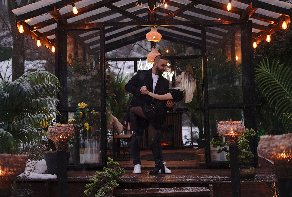 Beykoz Evlilik Teklifi, konseptlerimizden istanbul'un en sakin kumsalında dalga sesleri eşliğinde muhteşem bir ana şahitlik ediyorsunuz.