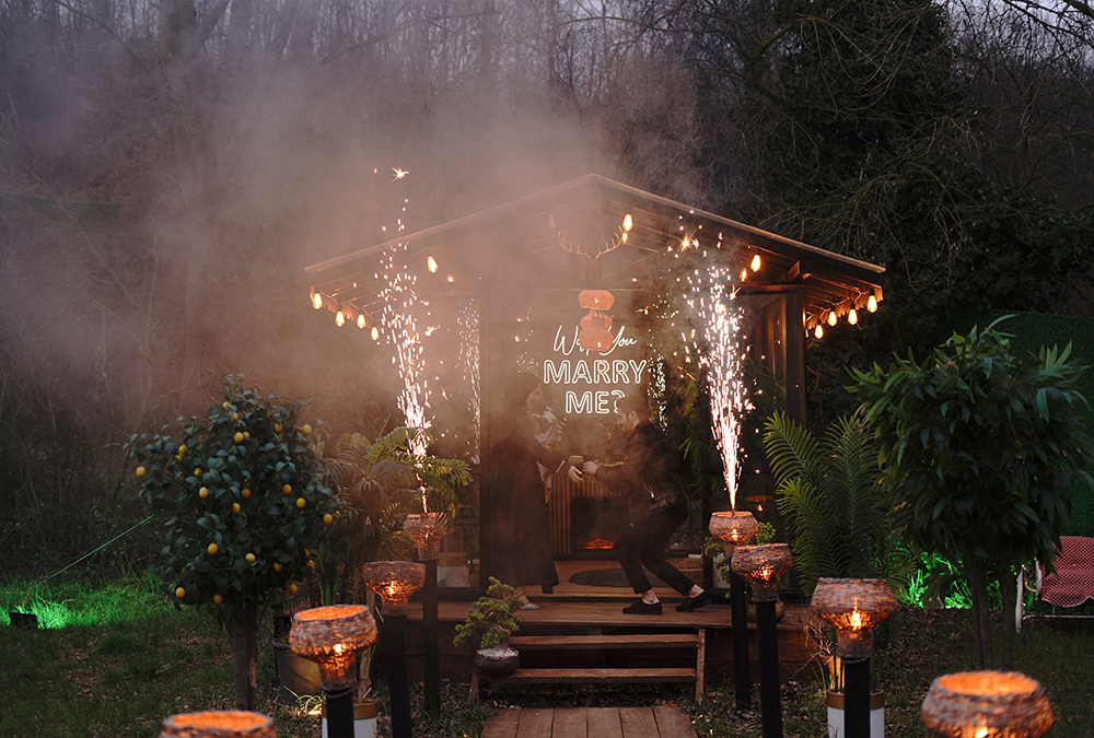 Beykoz Evlilik Teklifi, konseptlerimizden istanbul'un en sakin kumsalında dalga sesleri eşliğinde muhteşem bir ana şahitlik ediyorsunuz.
