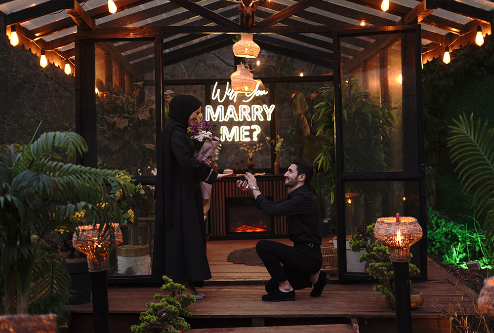 Beykoz Evlilik Teklifi, konseptlerimizden istanbul'un en sakin kumsalında dalga sesleri eşliğinde muhteşem bir ana şahitlik ediyorsunuz.