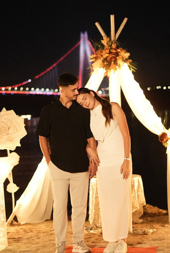 Beykoz Evlilik Teklifi, konseptlerimizden istanbul'un en sakin kumsalında dalga sesleri eşliğinde muhteşem bir ana şahitlik ediyorsunuz.