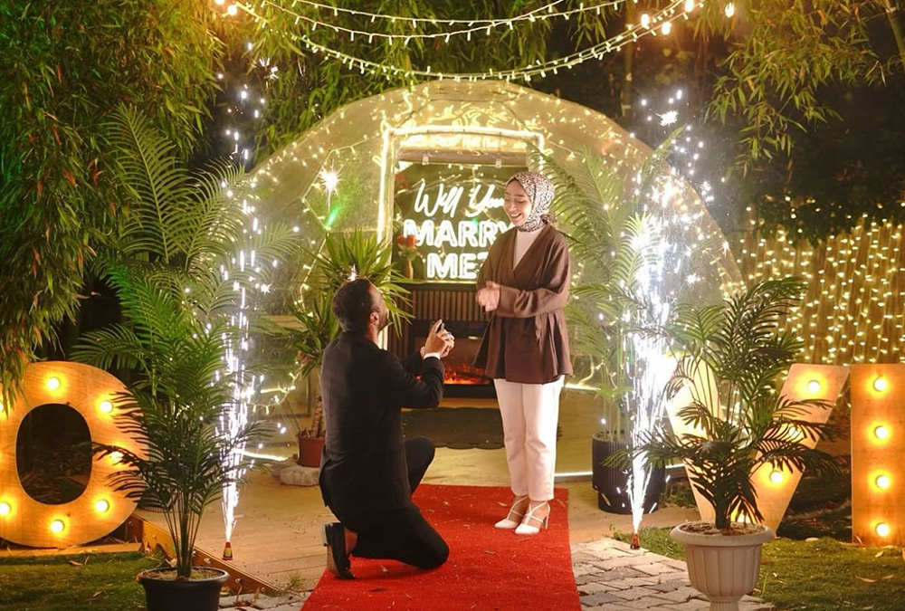 Beykoz Evlilik Teklifi, konseptlerimizden istanbul'un en sakin kumsalında dalga sesleri eşliğinde muhteşem bir ana şahitlik ediyorsunuz.