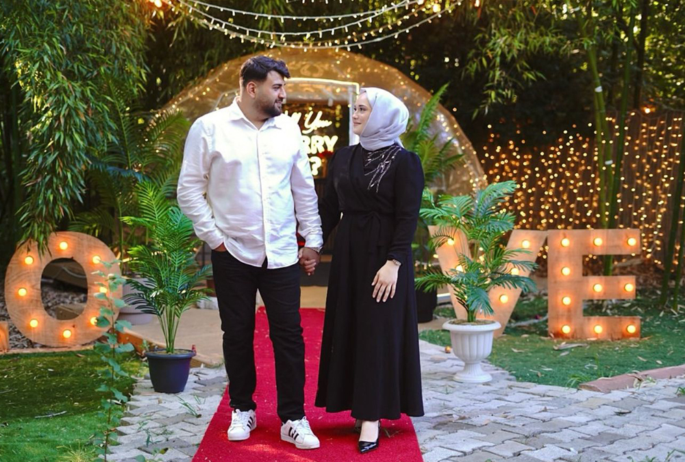 Beykoz Evlilik Teklifi, konseptlerimizden istanbul'un en sakin kumsalında dalga sesleri eşliğinde muhteşem bir ana şahitlik ediyorsunuz.